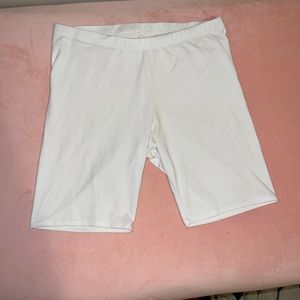 WHITE BIKER SHORTS